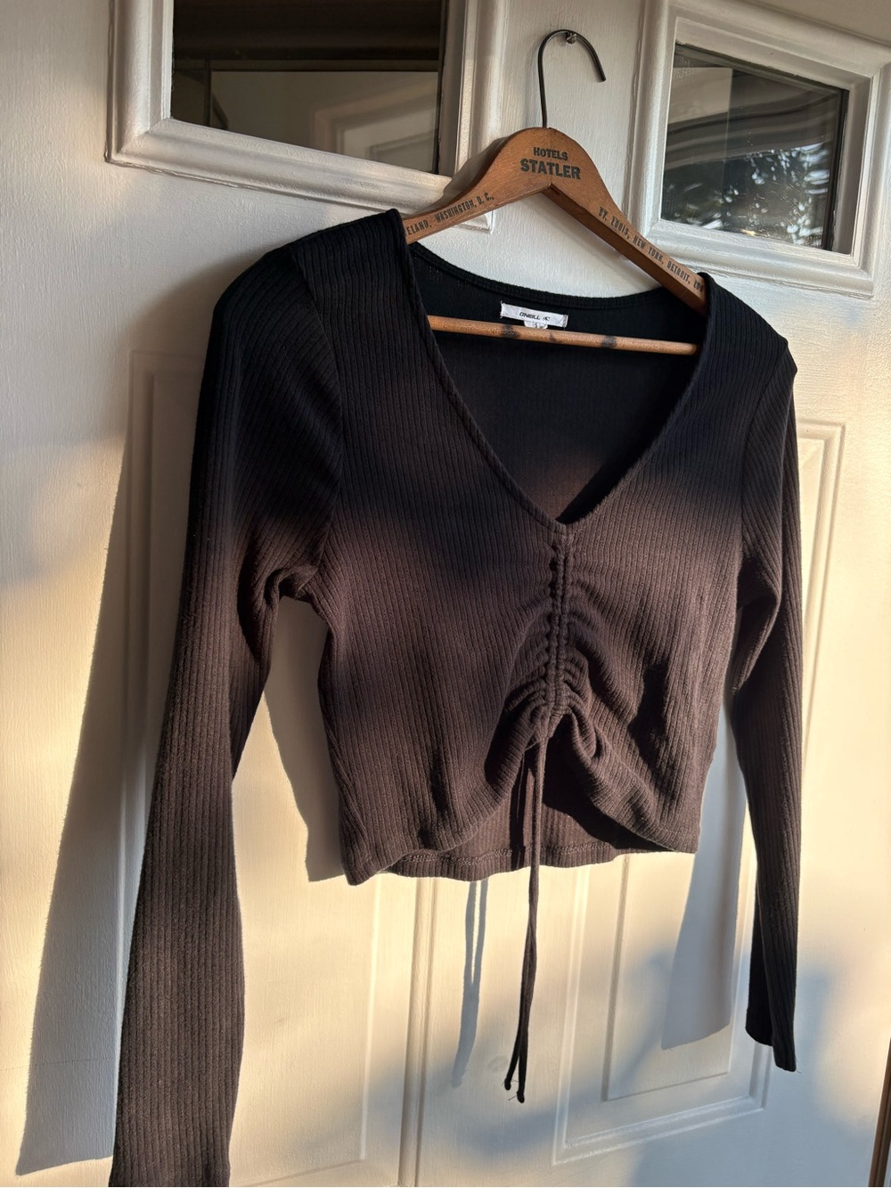 O'Neill Black Ribbed V-Neck Ruched Drawstring Long Sleeve Crop Top Size S
